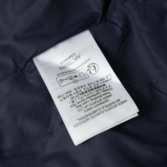 Arc'teryx Navy Blue Lightweight Hooded Jacket - Outdoor & Casual Essential - Picture 8 of 8